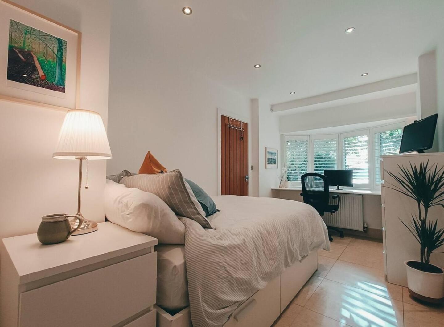 The Sandy Flat In Petersham Apartment *